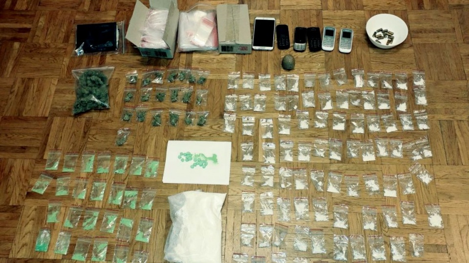 Łącznie policjanci zabezpieczyli ponad 140 gramów amfetaminy, 65 gramów marihuany, tabletki Ecstasy oraz inne substancje. Fot. KWP w Bydgoszczy