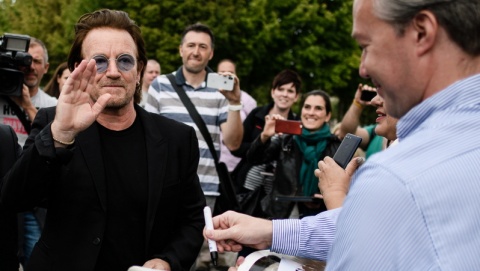 U2 musiała przerwać koncert w Belinie, gdy lider zespołu Bono stracił głos