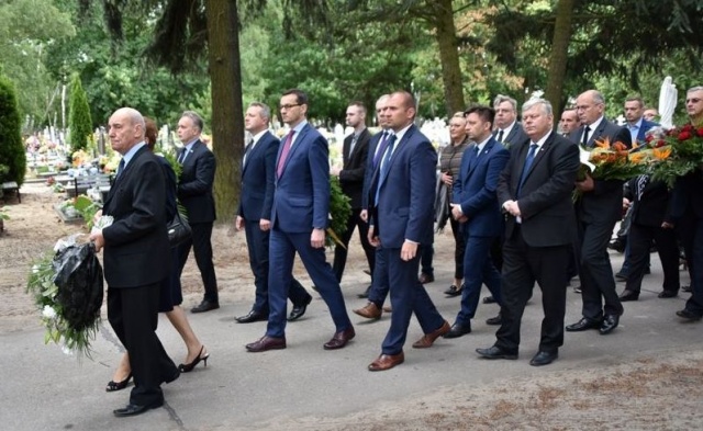 Premier Morawiecki w Bydgoszczy. Przyjechał na pogrzeb Zenona Schreibera
