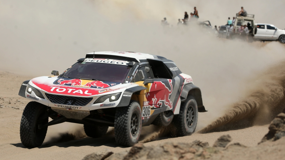 Na zdjęciu samochód Sebastiana Loeba podczas 4. etapu Rajdu Dakar 2018. Fot. PAP/EPA/Ernesto Arias