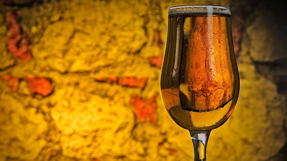Urząd Statystyczny w Bydgoszczy publikuje dane dotyczące spożycia alkoholu w regionie. Dzisiaj obchodzimy Światowy Dzień Trzeźwości. Fot. Pixabay