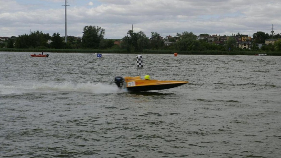 Na Jeziorze Małym rozegrane zostaną Motorowodne Mistrzostwa Europy w klasach O-700 i GT-15 oraz eliminacje Mistrzostw Polski w innych klasach/fot. Adam Hibner