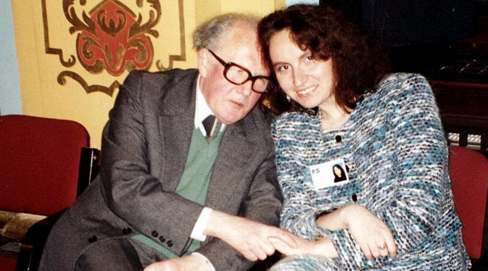 W latach 1955-1990 Jerzy Sulima-Kamiński pracował w redakcji literackiej kujawsko-pomorskiej rozgłośni. Na zdjęciu pisarz w towarzystwie Ewy Dąbskiej. Fot. archiwum PR PiK