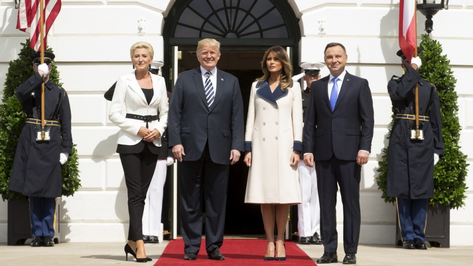 Powitanie prezydenta Andrzeja Dudy i jego małżonki Agaty Kornhauser-Dudy w Białym Domu/fot. PAP/EPA/MICHAEL REYNOLDS
