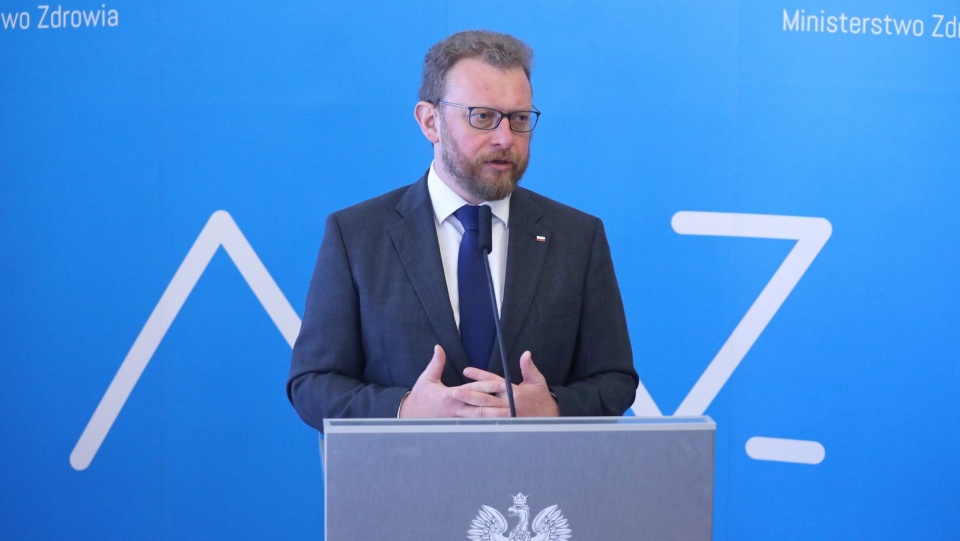 Minister zdrowia Łukasz Szumowski zdecydowanie opowiada się za utrzymaniem obowiązku szczepień. Fot. PAP/Tomasz Gzell