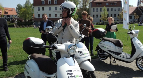 Szybko, ekologicznie i miło - Bydgoszcz przesiada się na skutery