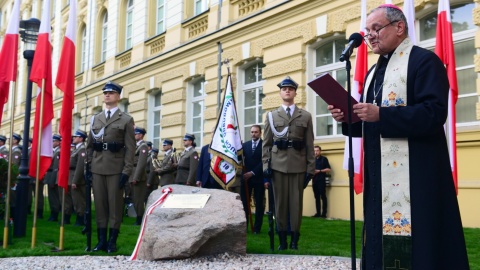 Odsłonięto kamień węgielny pod budowę pomnika Jana Olszewskiego
