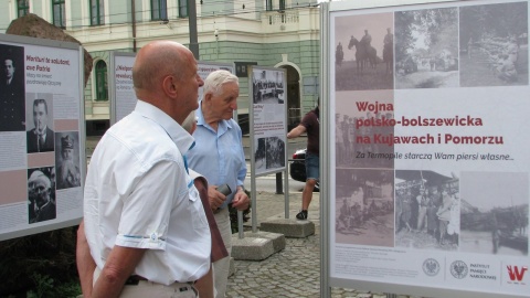 Wystawa o wojnie polsko-bolszewickiej przed Urzędem Wojewódzkim w Bydgoszczy [wideo, zdjęcia]
