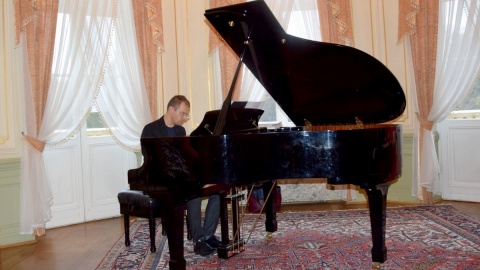 Duet Gumiela  Lipski zagra dziś w Pałacu Nowym w Ostromecku