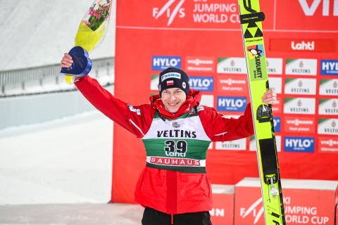 PŚ w skokach narciarskich: Aleksander Zniszczoł po raz pierwszy na podium w tym sezonie