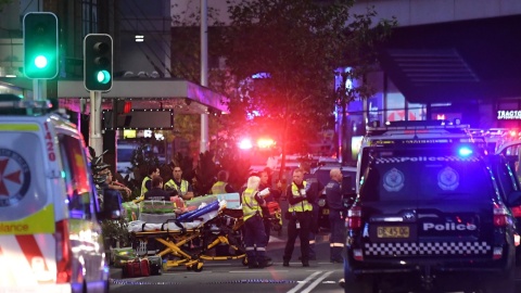 Australia: Sześć osób zginęło podczas ataku nożownika w centrum handlowym w Sydney